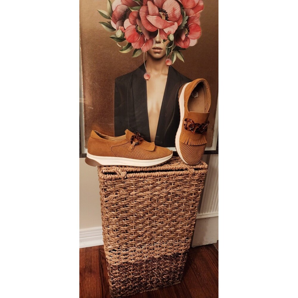 Yellowbox Riska slip-on comfort loafer tan removable insole Sz 7.5